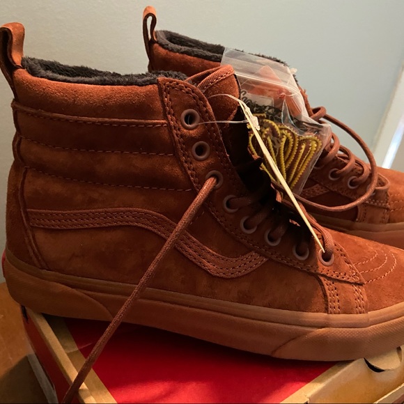Vans all weather MTE. Brand new w tags and extra laces. Mens 7.5 or Womens 9. - Picture 2 of 5